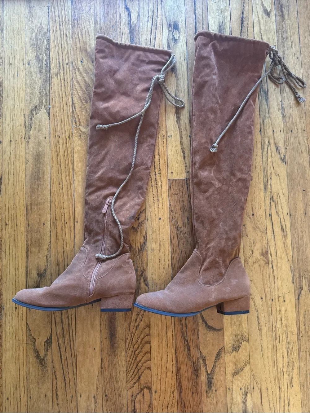 👢 Caramel Brown & Red Thigh High Boots (2)